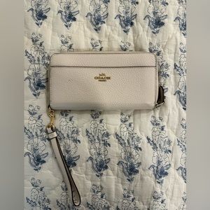 Coach wallet cream